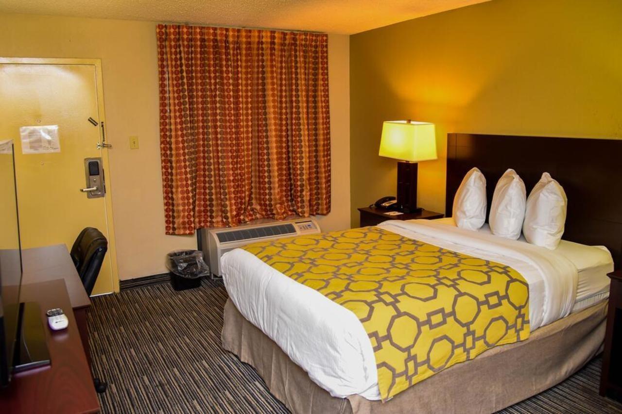 Baymont By Wyndham Columbus Ga Hotel Екстериор снимка