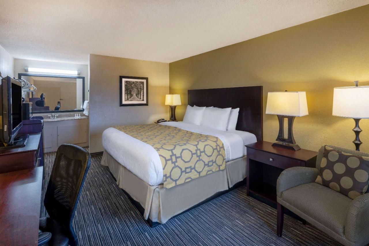 Baymont By Wyndham Columbus Ga Hotel Екстериор снимка