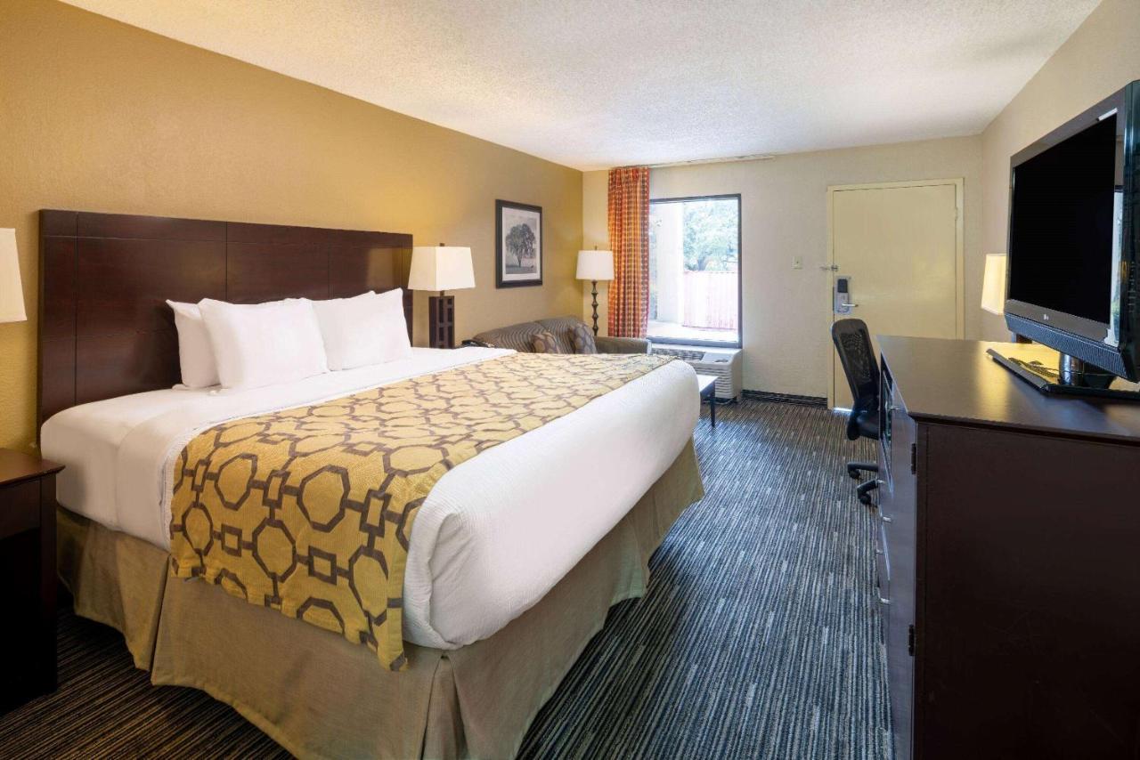 Baymont By Wyndham Columbus Ga Hotel Екстериор снимка