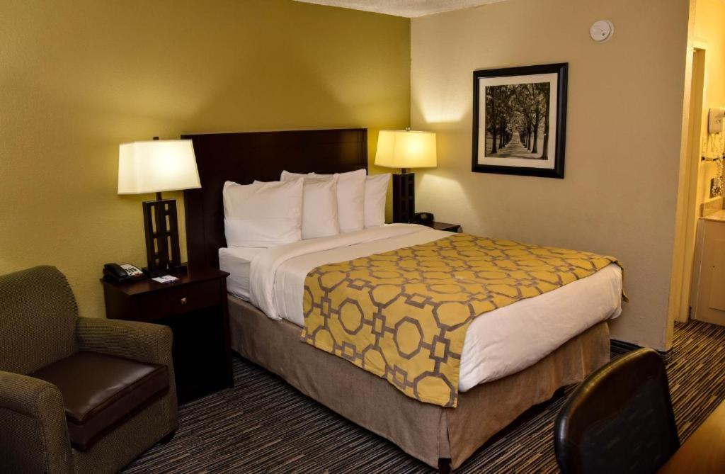 Baymont By Wyndham Columbus Ga Hotel Екстериор снимка