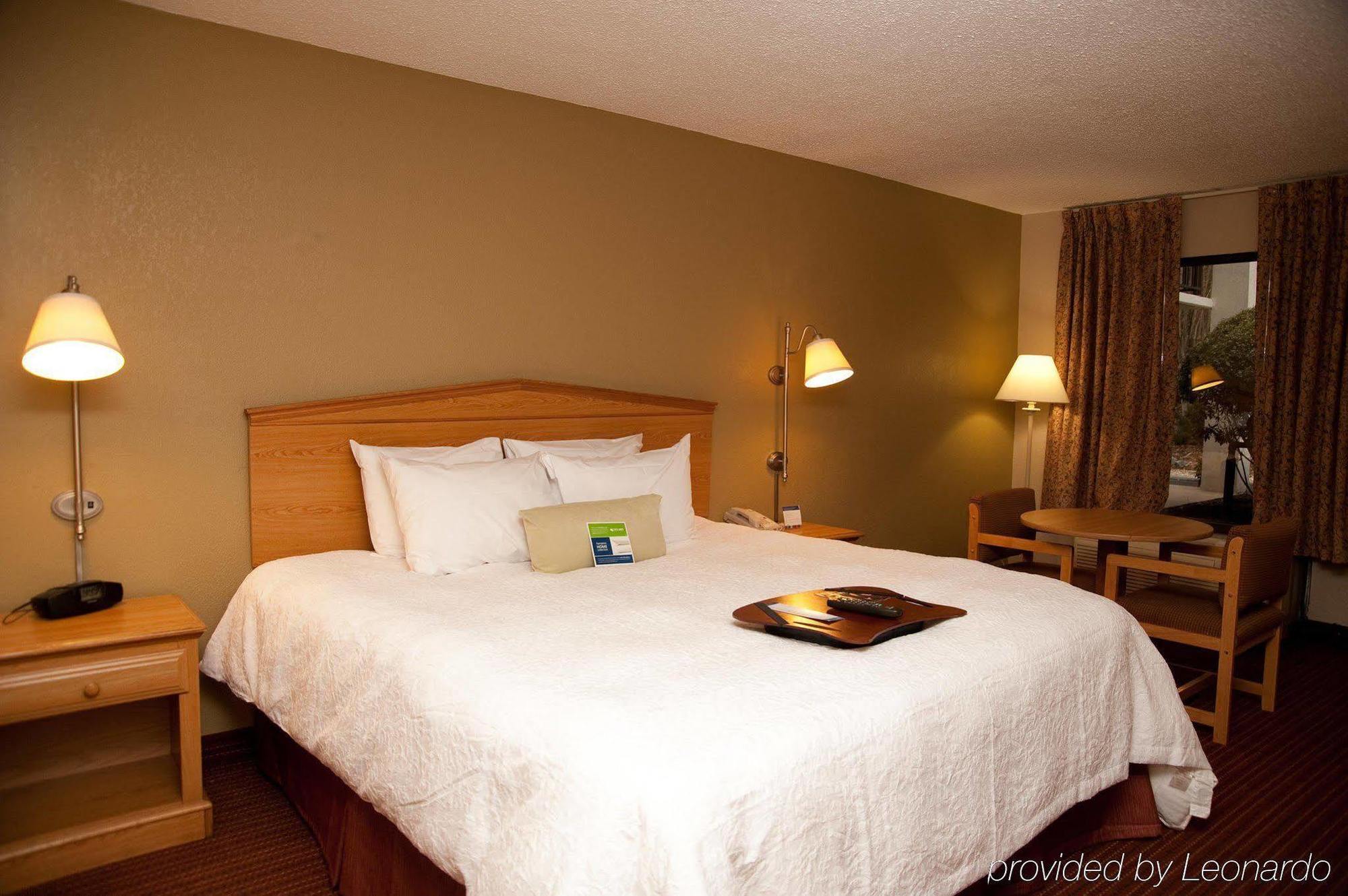 Baymont By Wyndham Columbus Ga Hotel Стая снимка